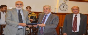Portuguese ambassador calls on PU VC