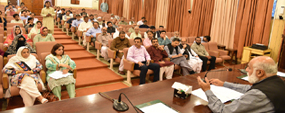 PU VC vows to improve MPhil, PhD program